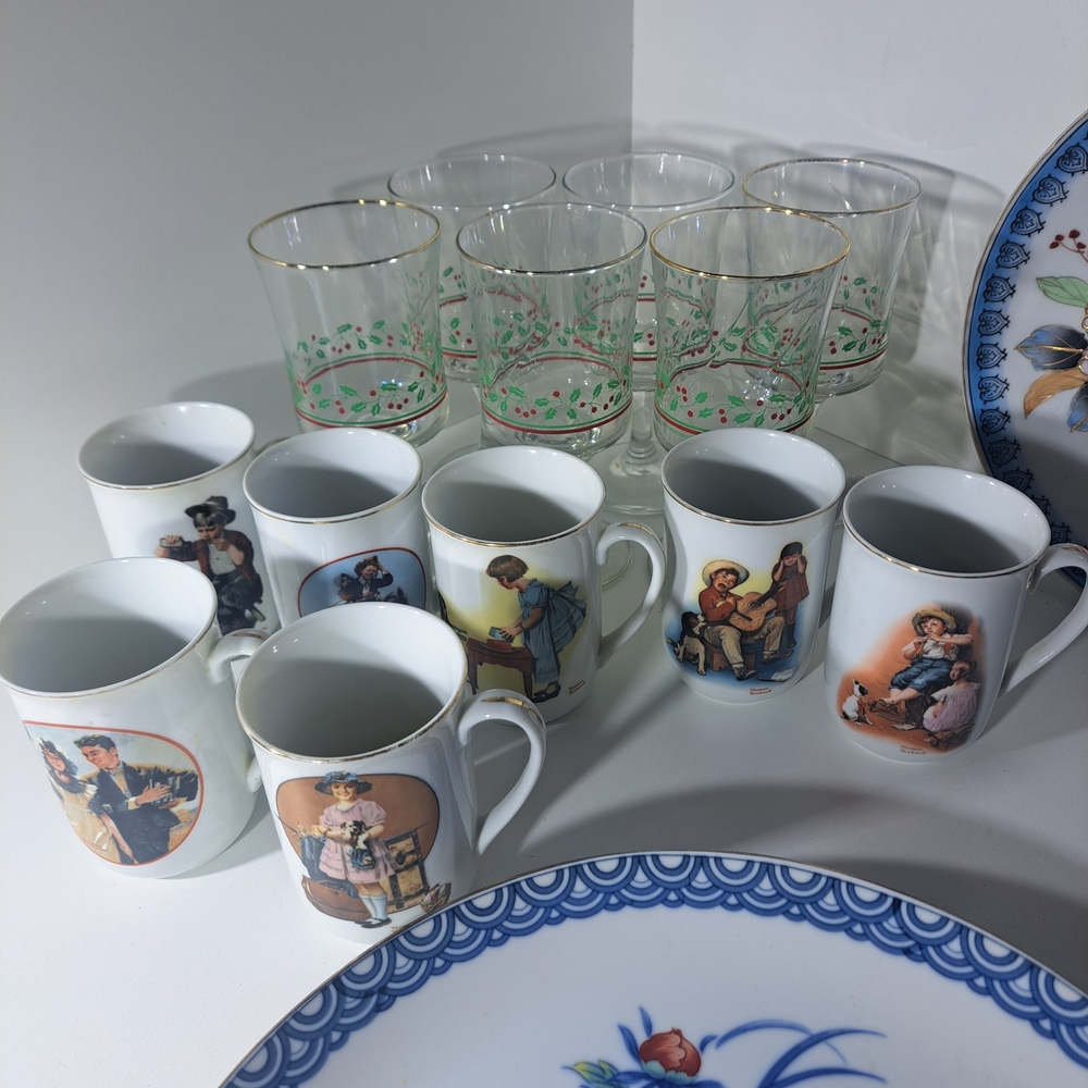 Vintage Glass / Cups Norman Rockwell , Arbys.